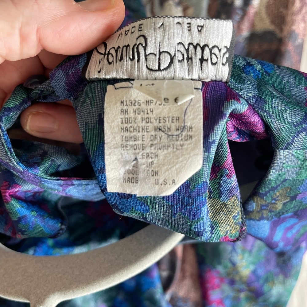 Sassy, funky 80's dress with three ruffle layers, embroidery print S6 - Picture 4 of 8